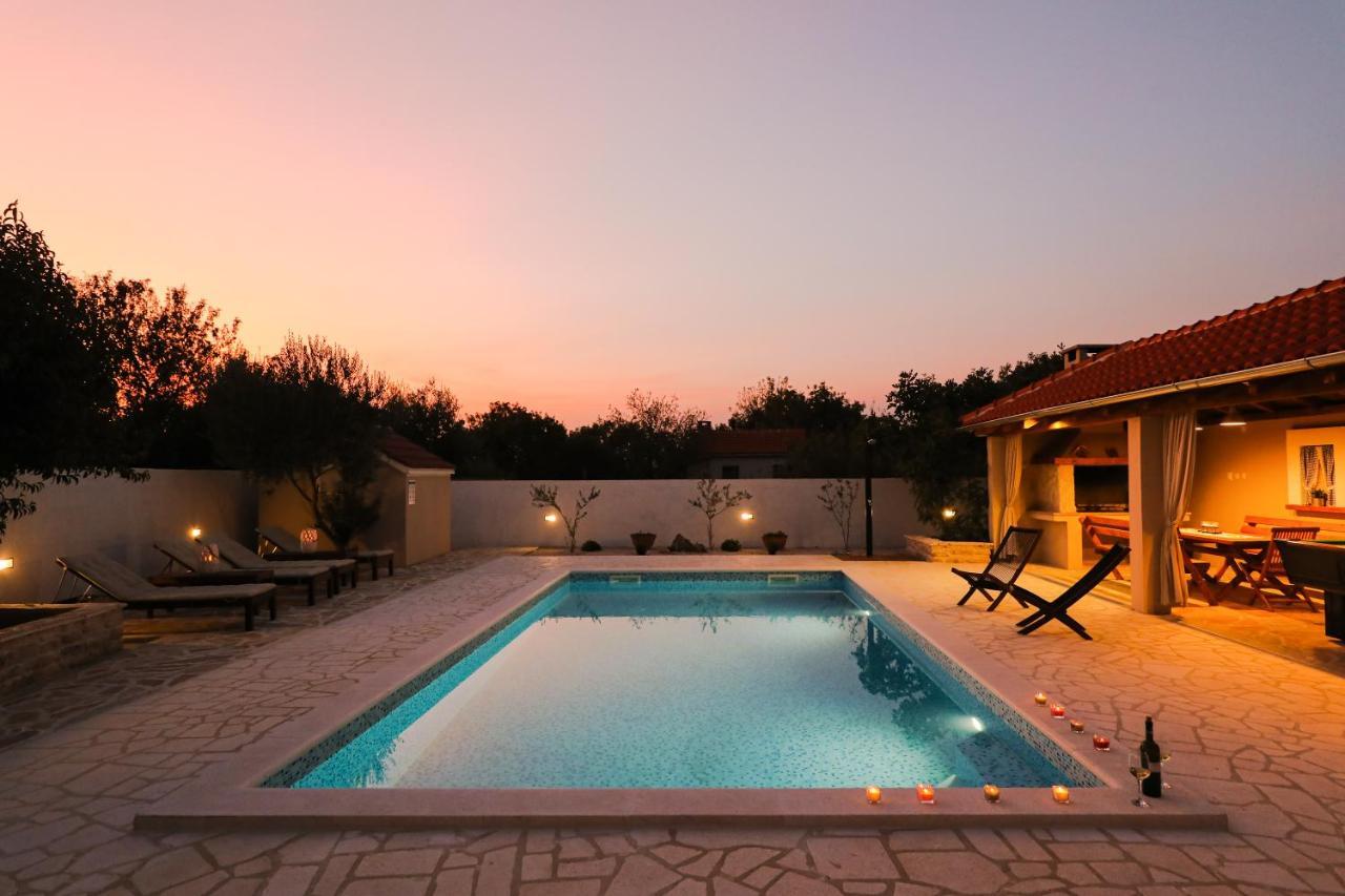 Luka Villa Pridraga Exterior photo